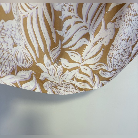 Lilly Pulitzer Bexler One-Shoulder Top Rattan Bon
Vivants NWT , sz : 14 - Picture 8 of 12